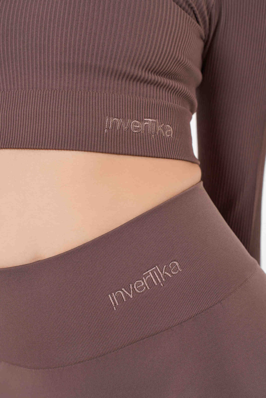 Set Tonika Choco Crop Top e Shorts