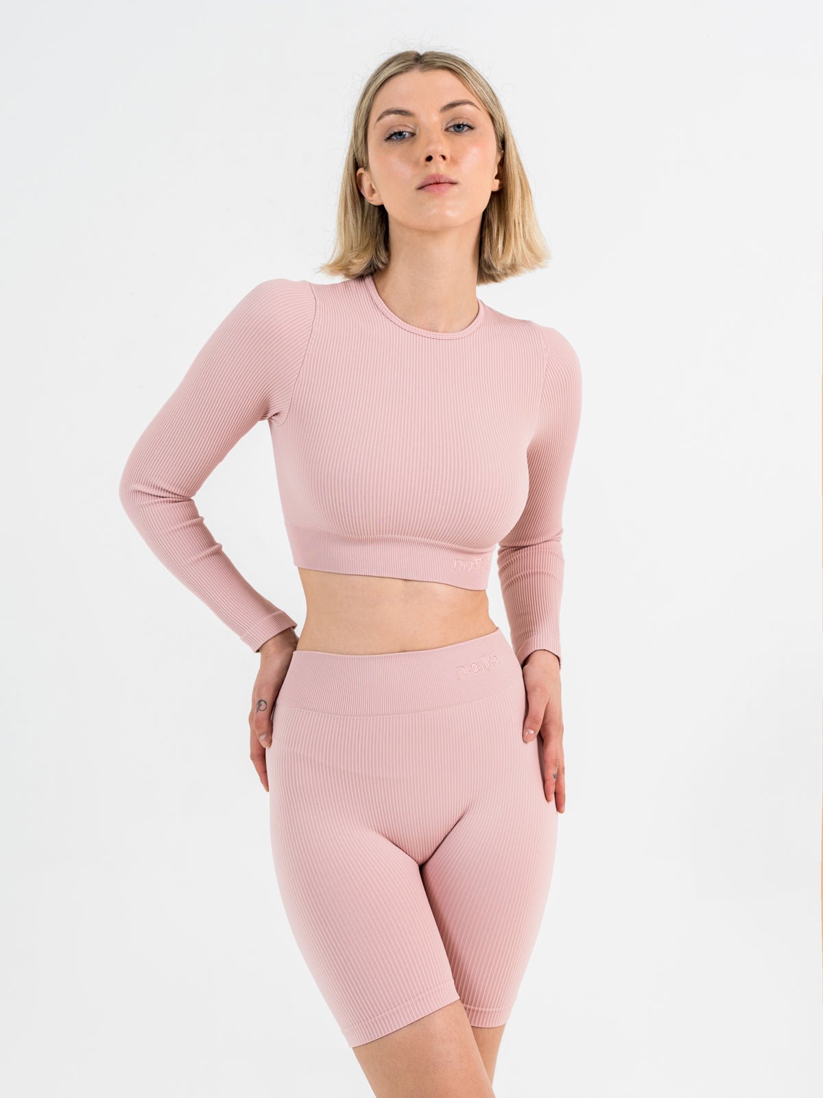 Set Armonika Rose Crop Top e Bikers