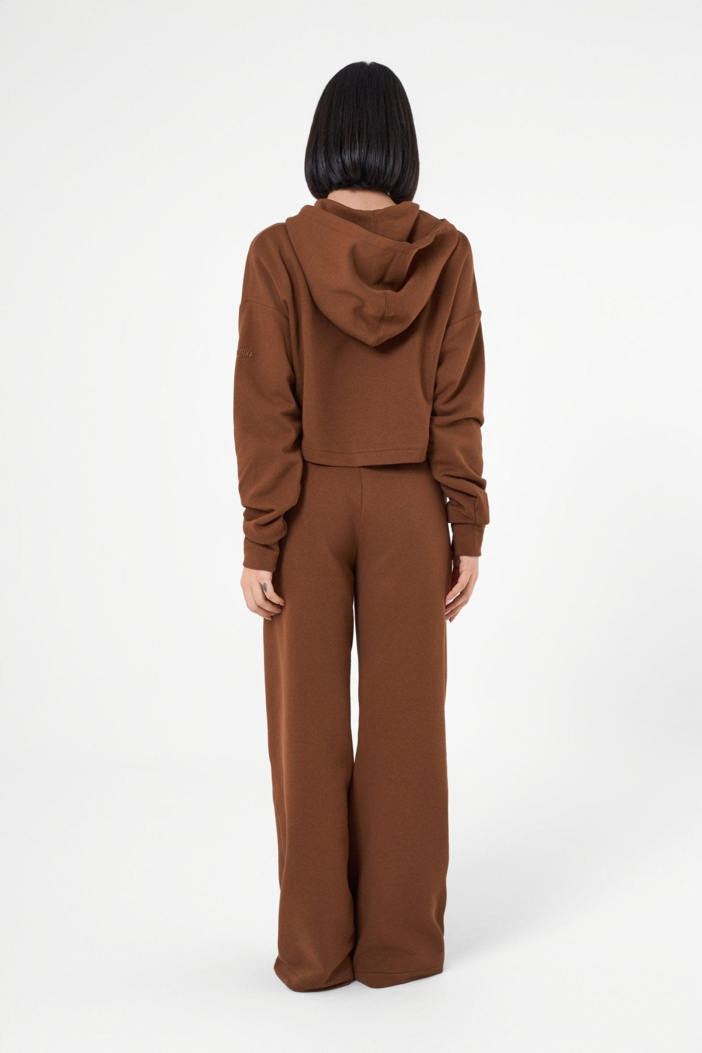 Set Ludika Choco Felpa Crop e Panta Wide - Leg
