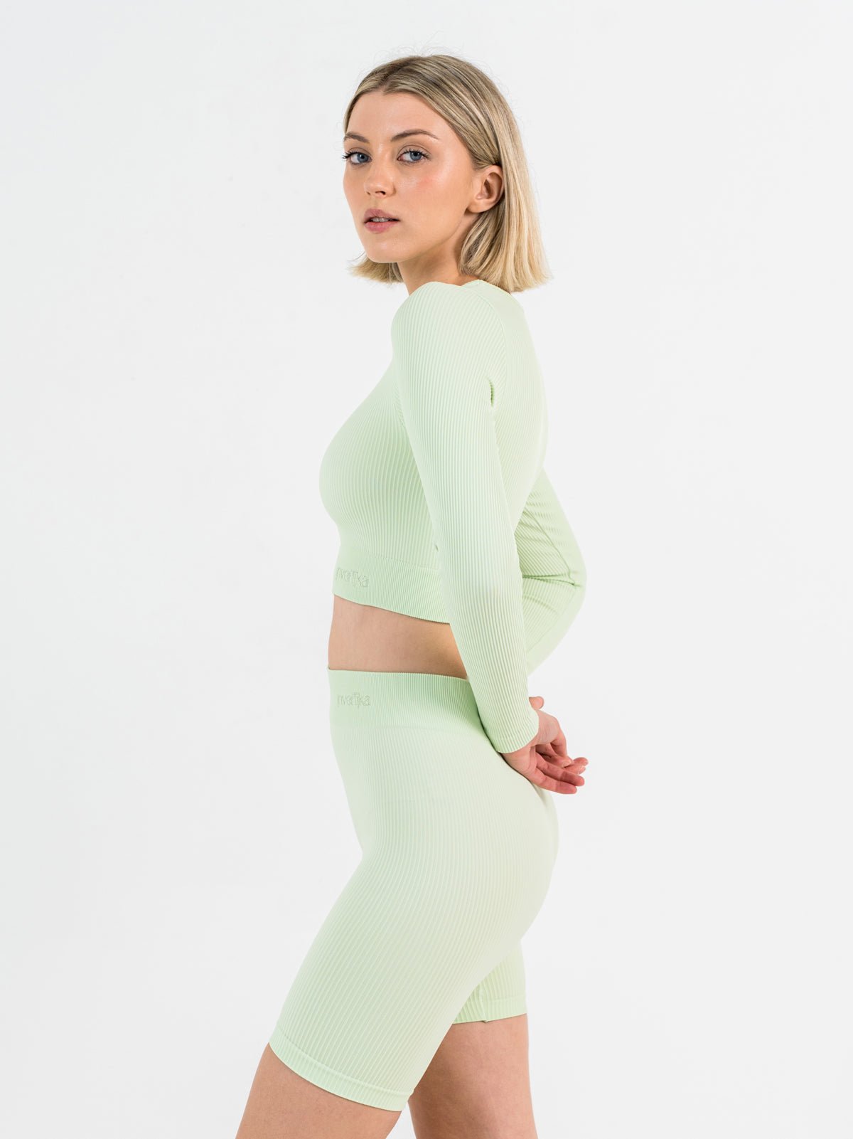 Set Armonika Mint Crop Top e Bikers