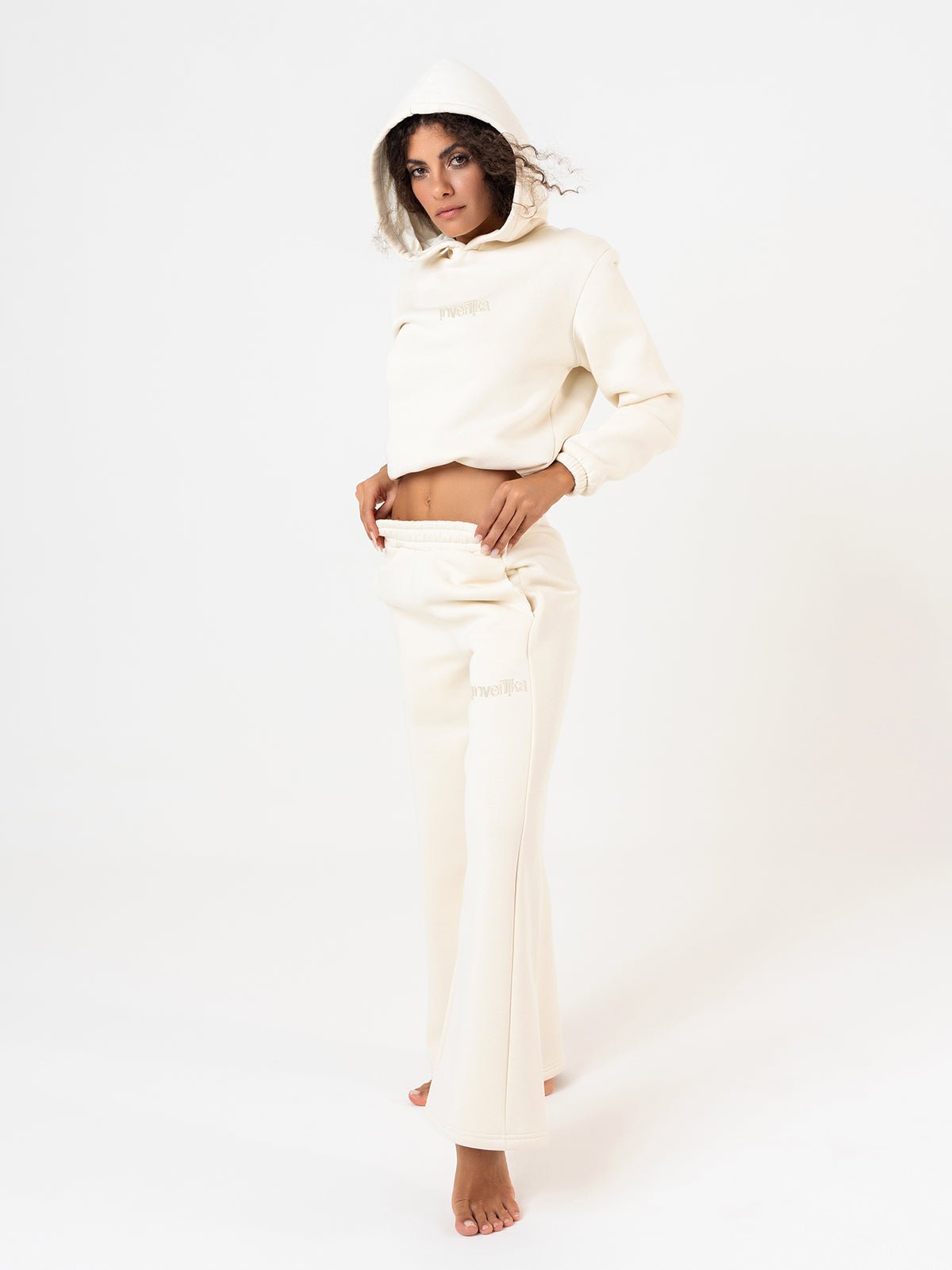 Set Cosmika Cream Felpa Crop Pantalone Svasato
