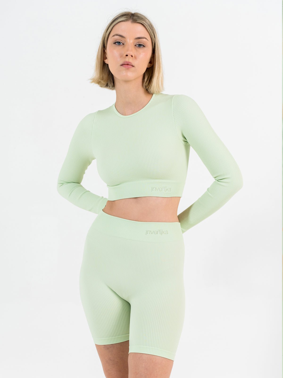 Set Armonika Mint Crop Top e Bikers