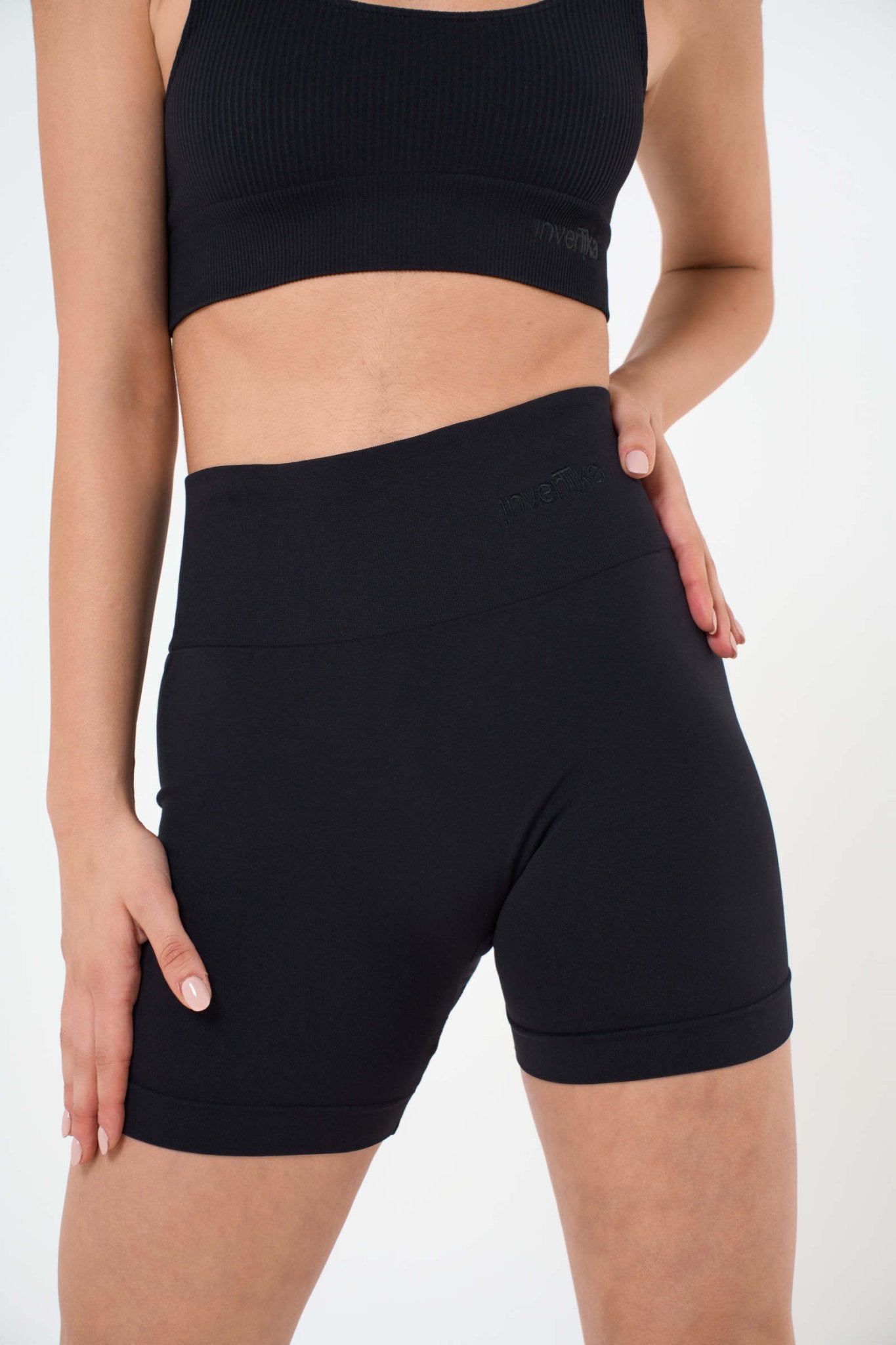 Set Tonika Black Top e Shorts