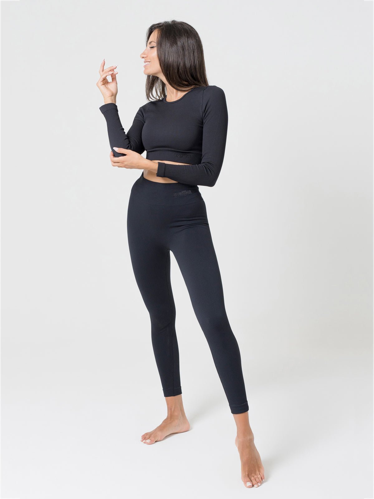 Set Armonika Black Crop Top e Leggings