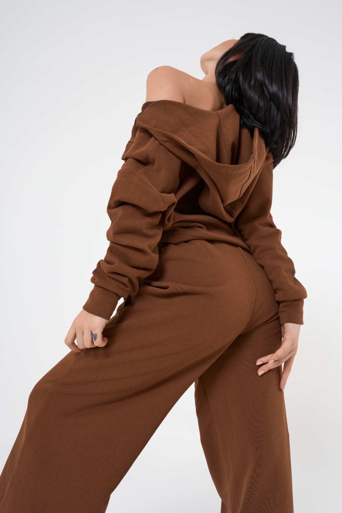 Set Ludika Choco Felpa Crop e Panta Wide - Leg