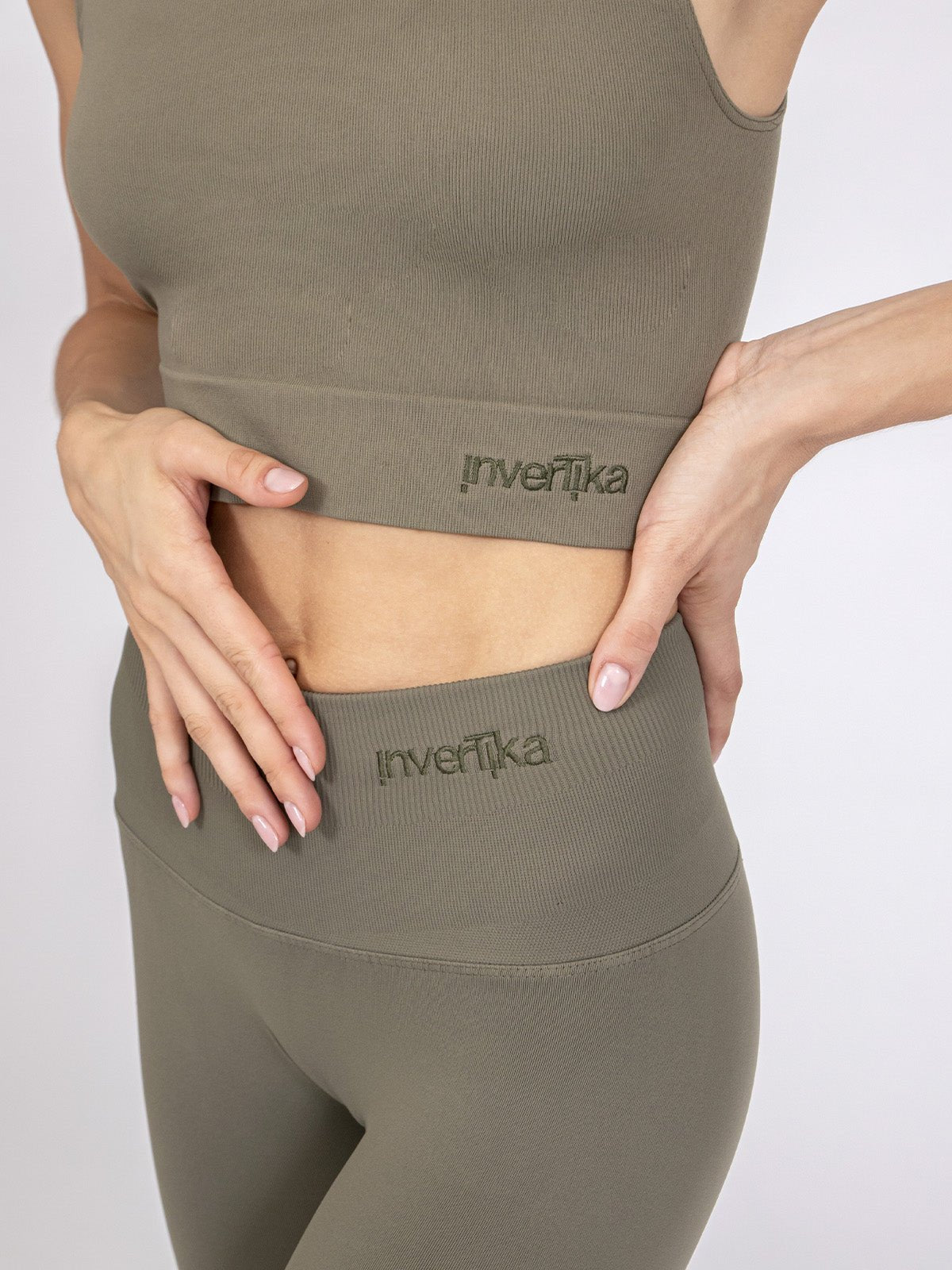 Set Tonika Salvia Top e Leggings