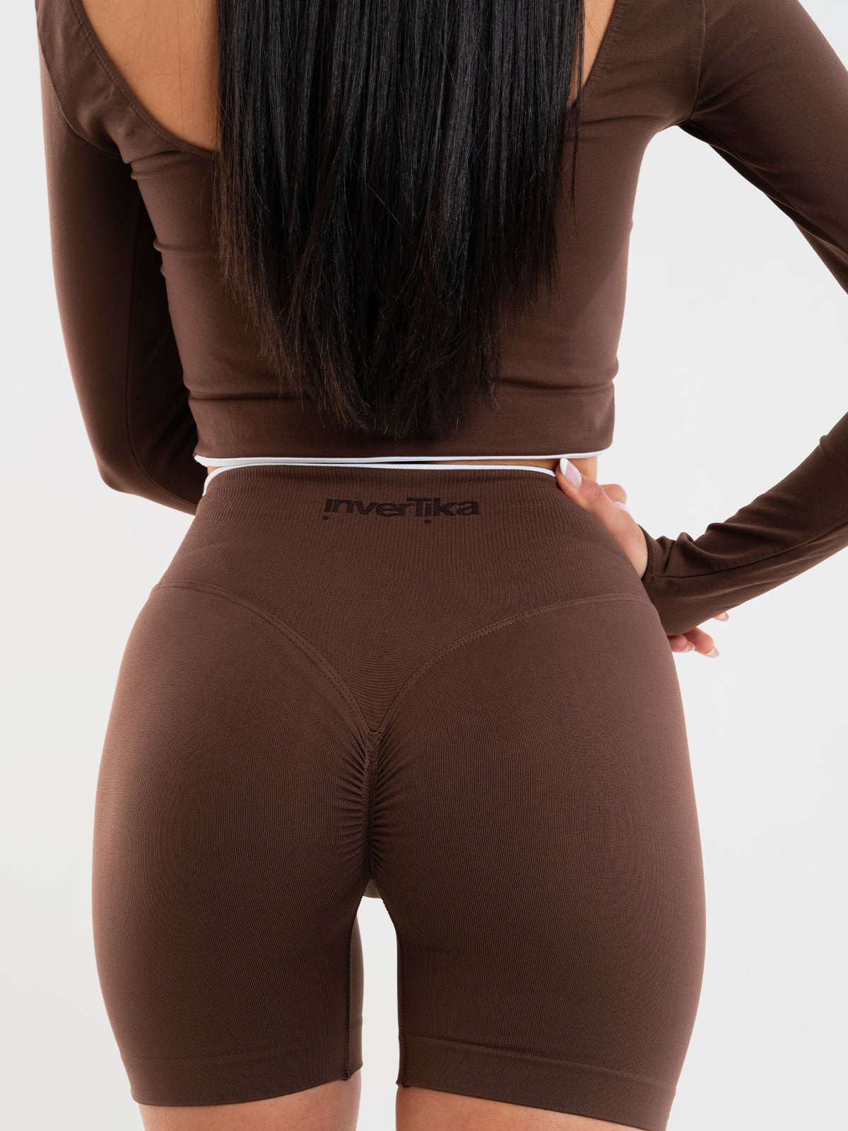 Set Eclettika Choco Crop Top e Shorts