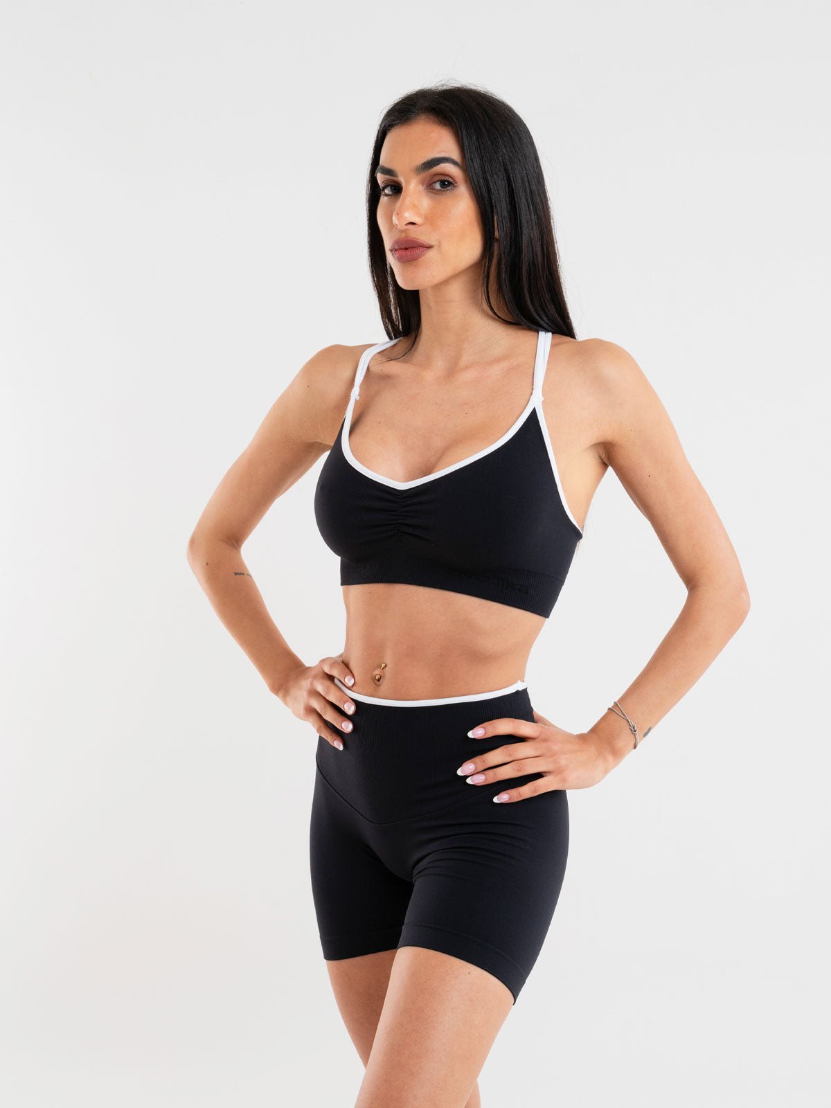Set Eclettika Black Top e Shorts