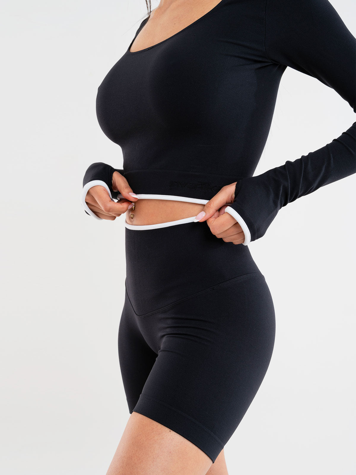 Set Eclettika Black Crop Top e Shorts