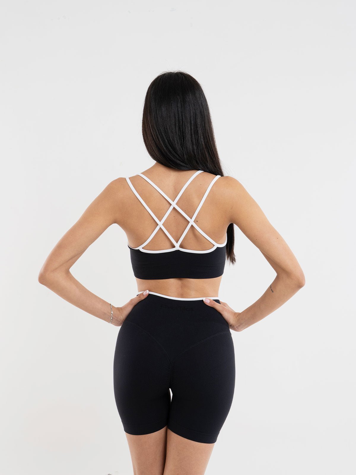 Set Eclettika Black Top e Shorts