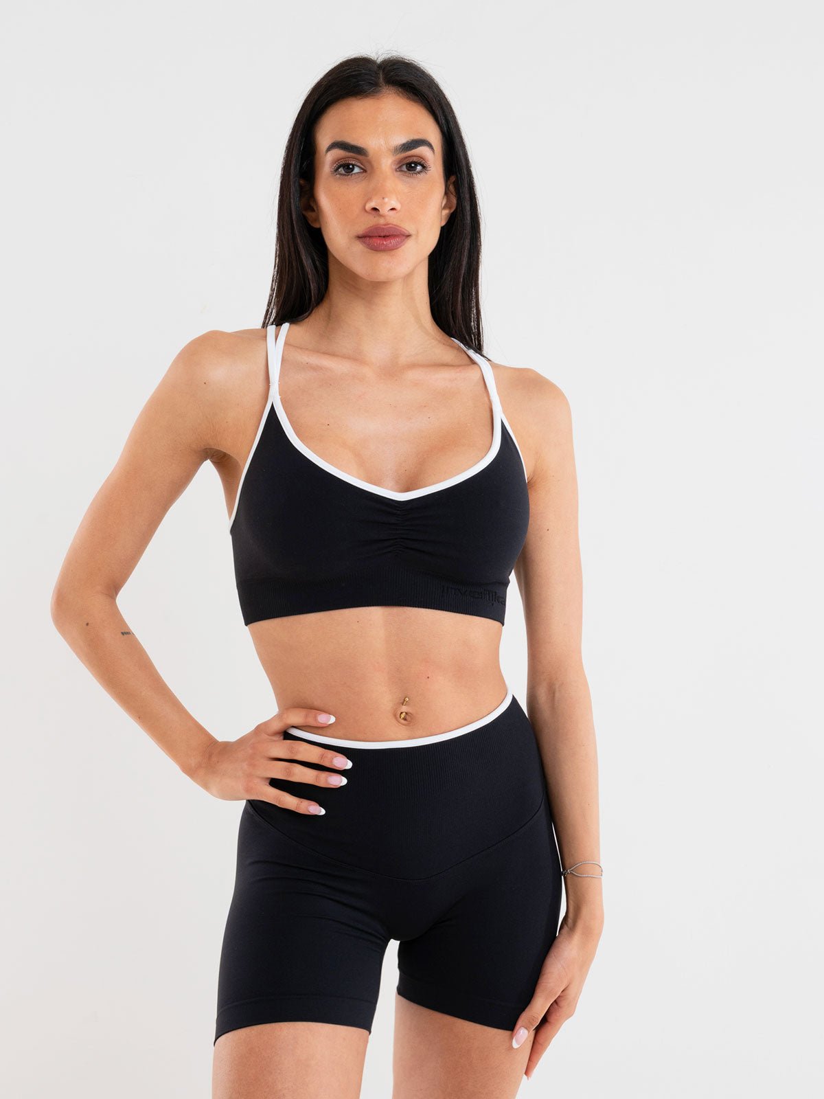 Set Eclettika Black Top e Shorts